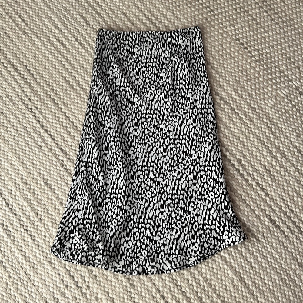 LA MIEL Animal print midi skirt size SMALL